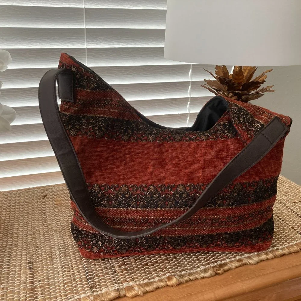 Gold Coast taoestry body